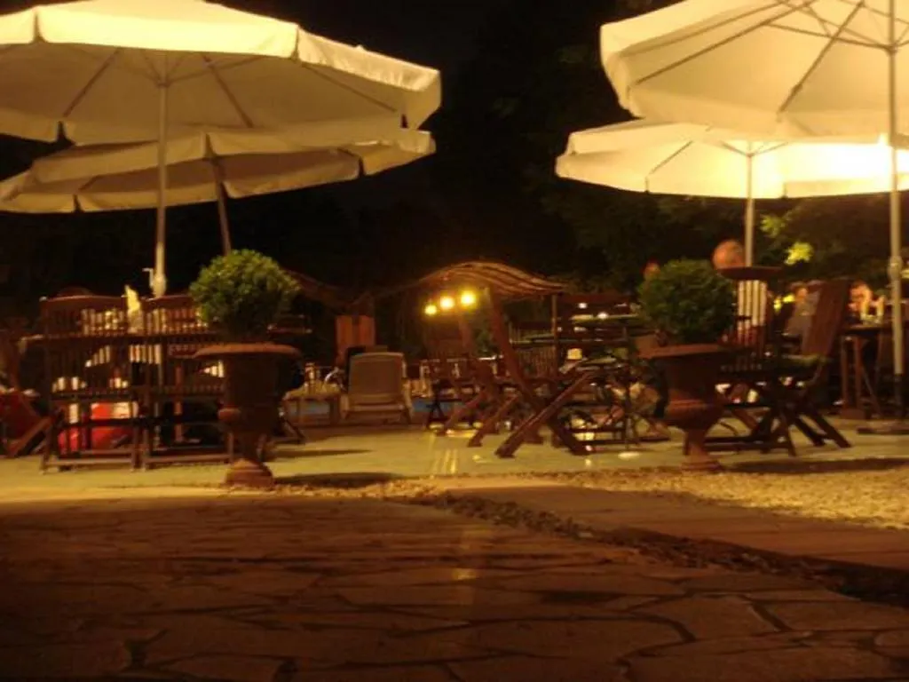 Hotel La Maillane La Penne-sur-Huveaune France