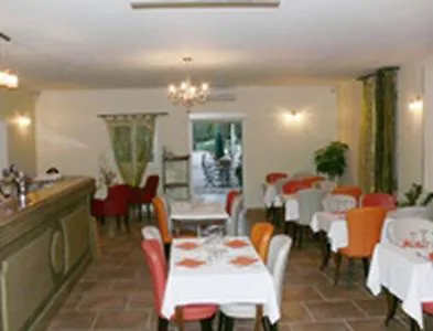 Hotel La Maillane La Penne-sur-Huveaune France